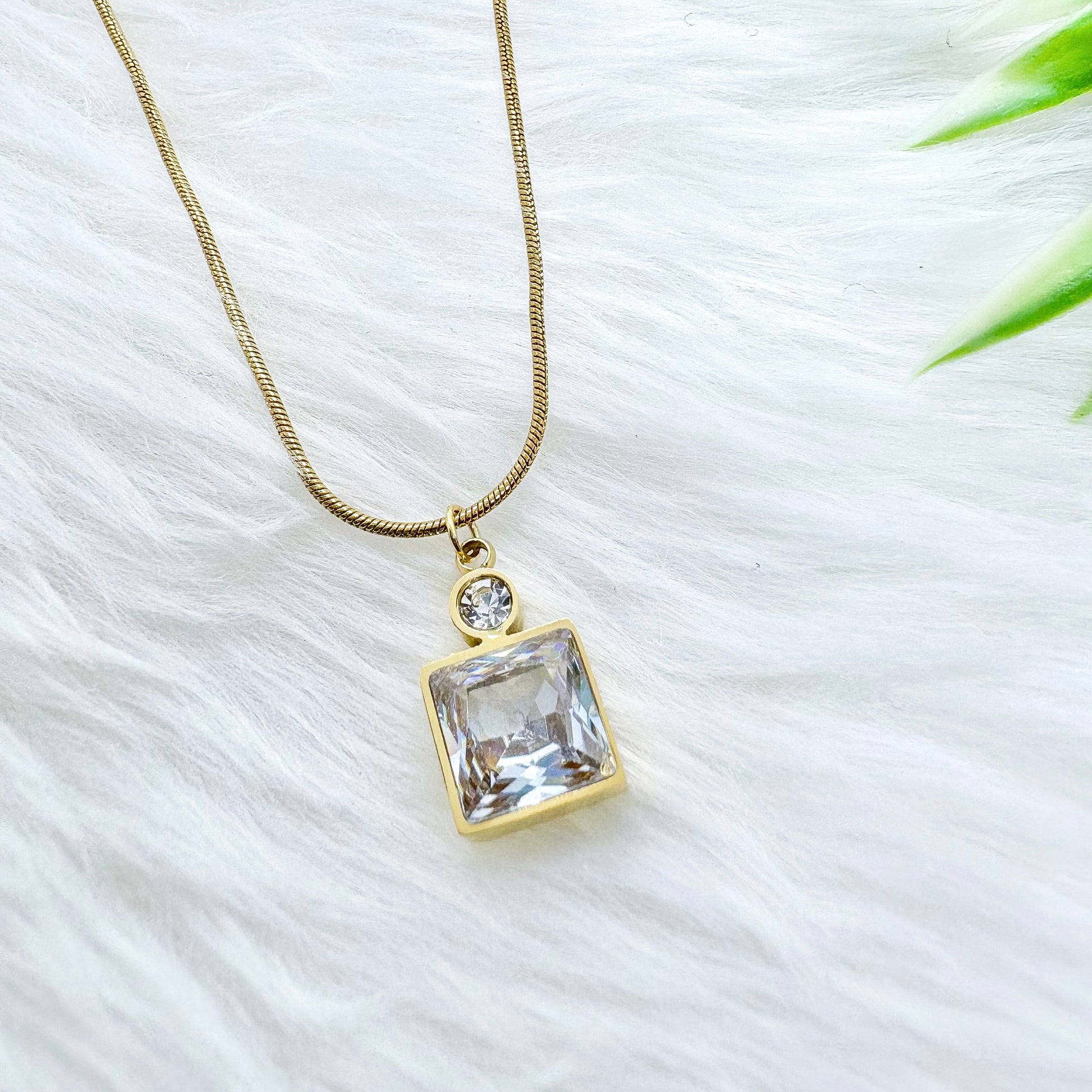 Sparkle Diamond Pendant Necklace