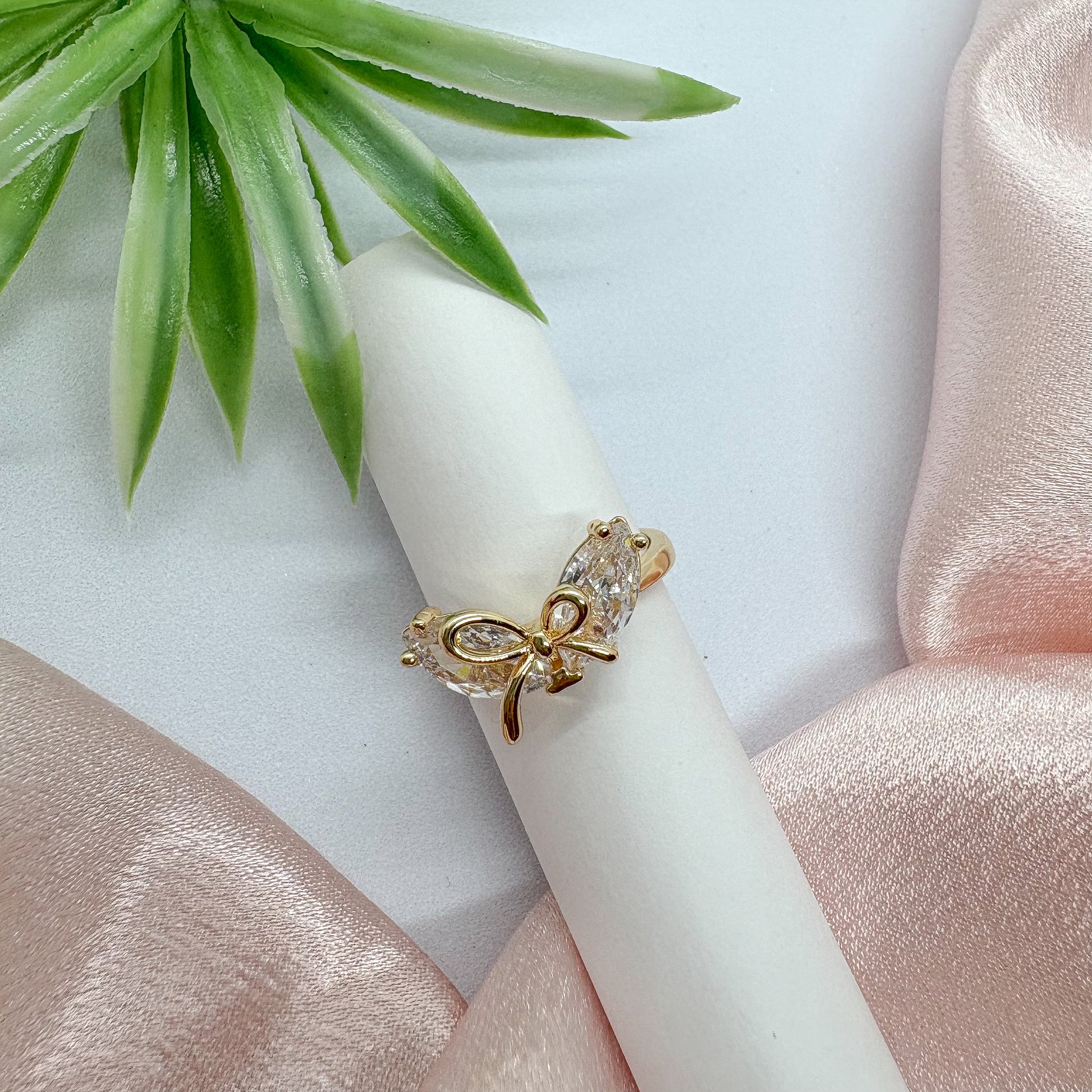 Heart & Bow Elegance Ring (Adjustable)