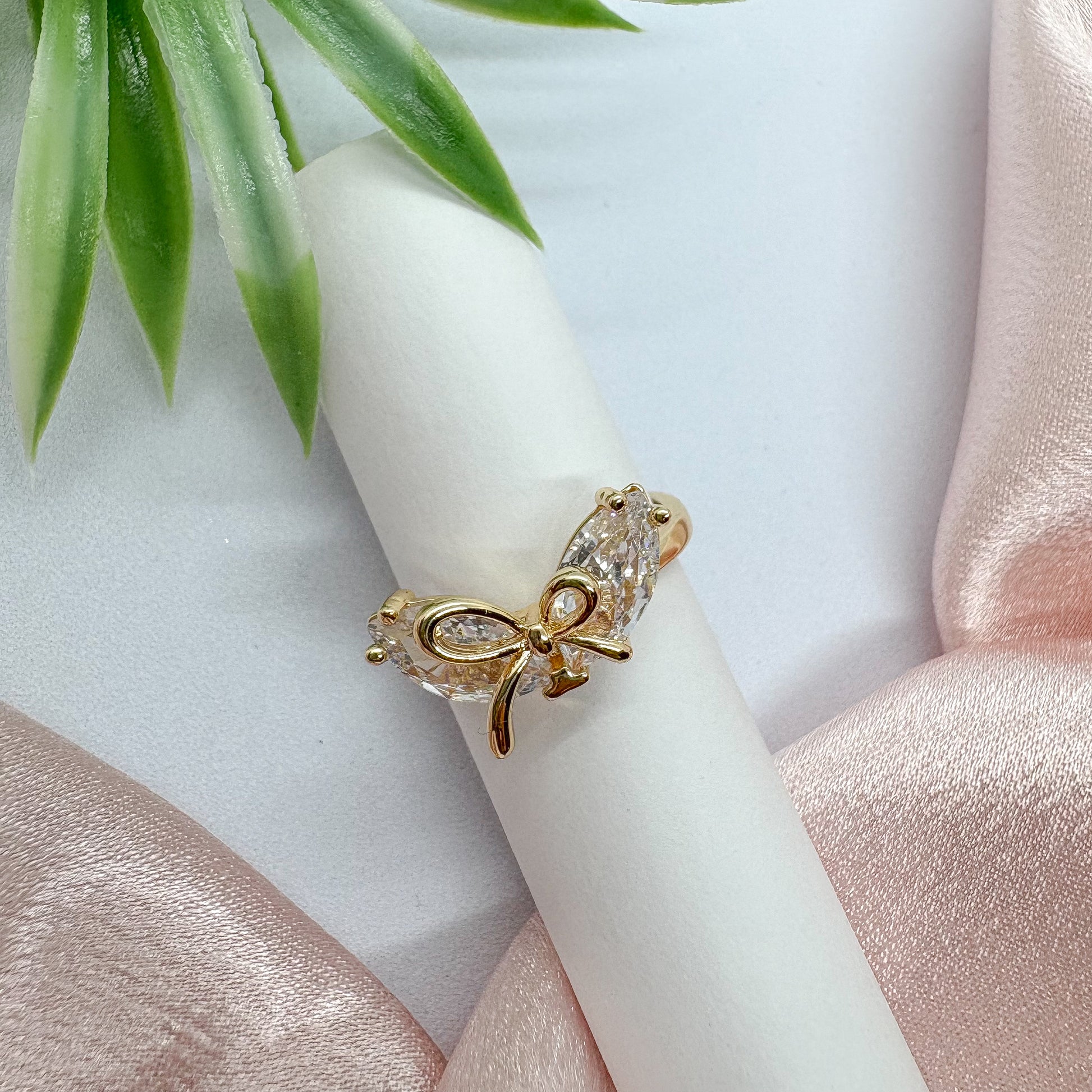 Heart & Bow Elegance Ring (Adjustable)