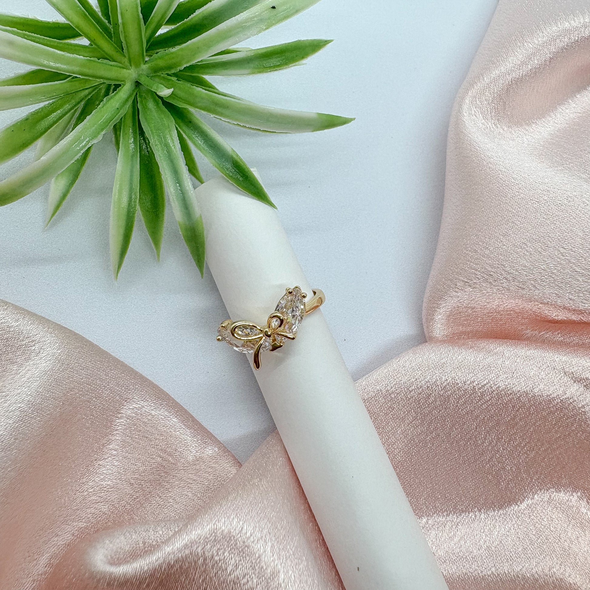 Heart & Bow Elegance Ring (Adjustable)