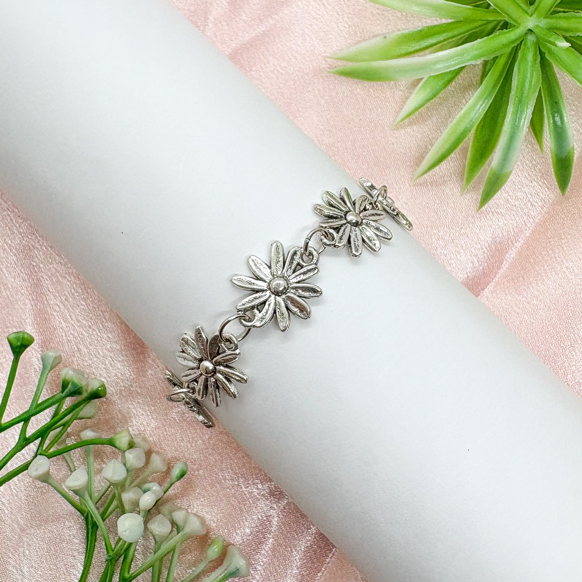 Daisy Flower Silver Chain Bracelet