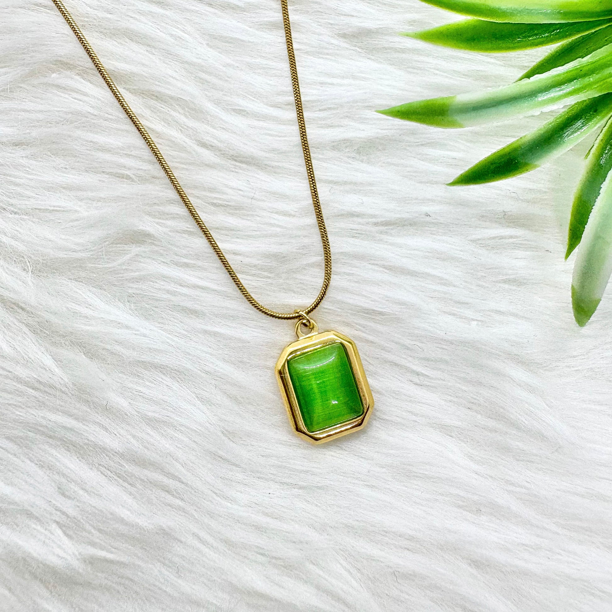 Emerald Stone Pendant Necklace