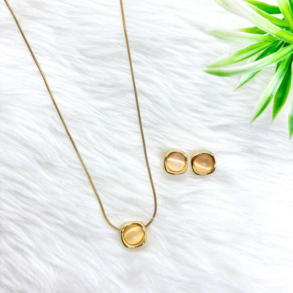 Monalisa Pendant & Studs Jewelry Set