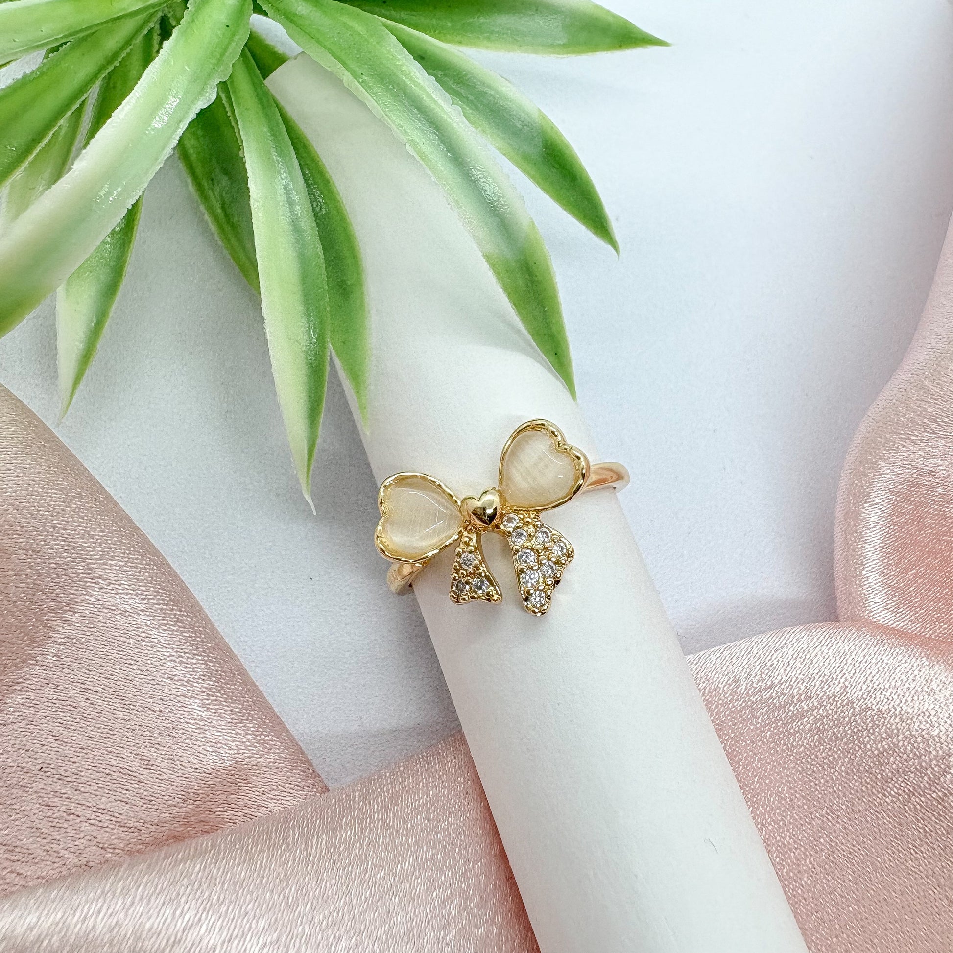 Soft Spark Bow Ring (Adjustable)