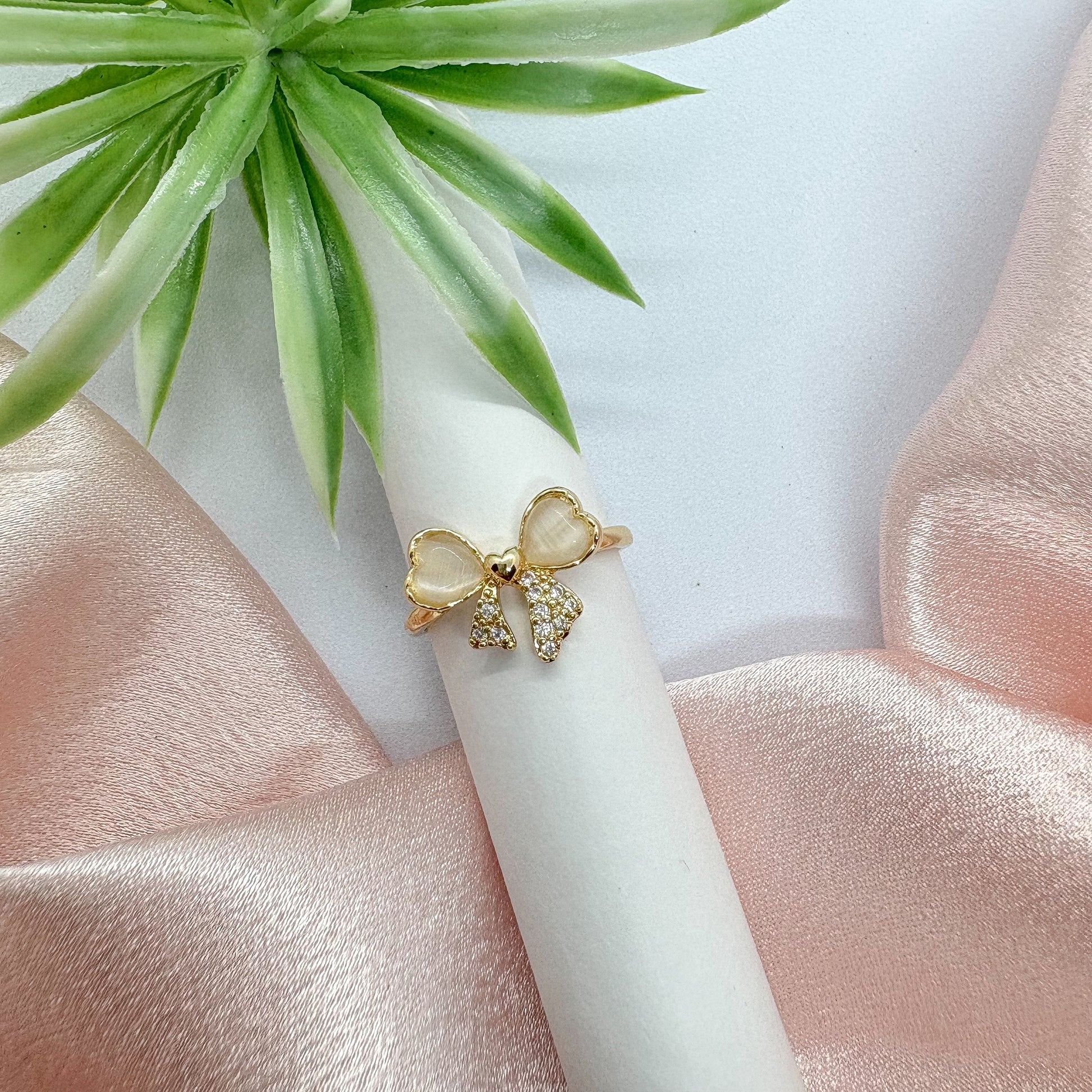 Soft Spark Bow Ring (Adjustable)
