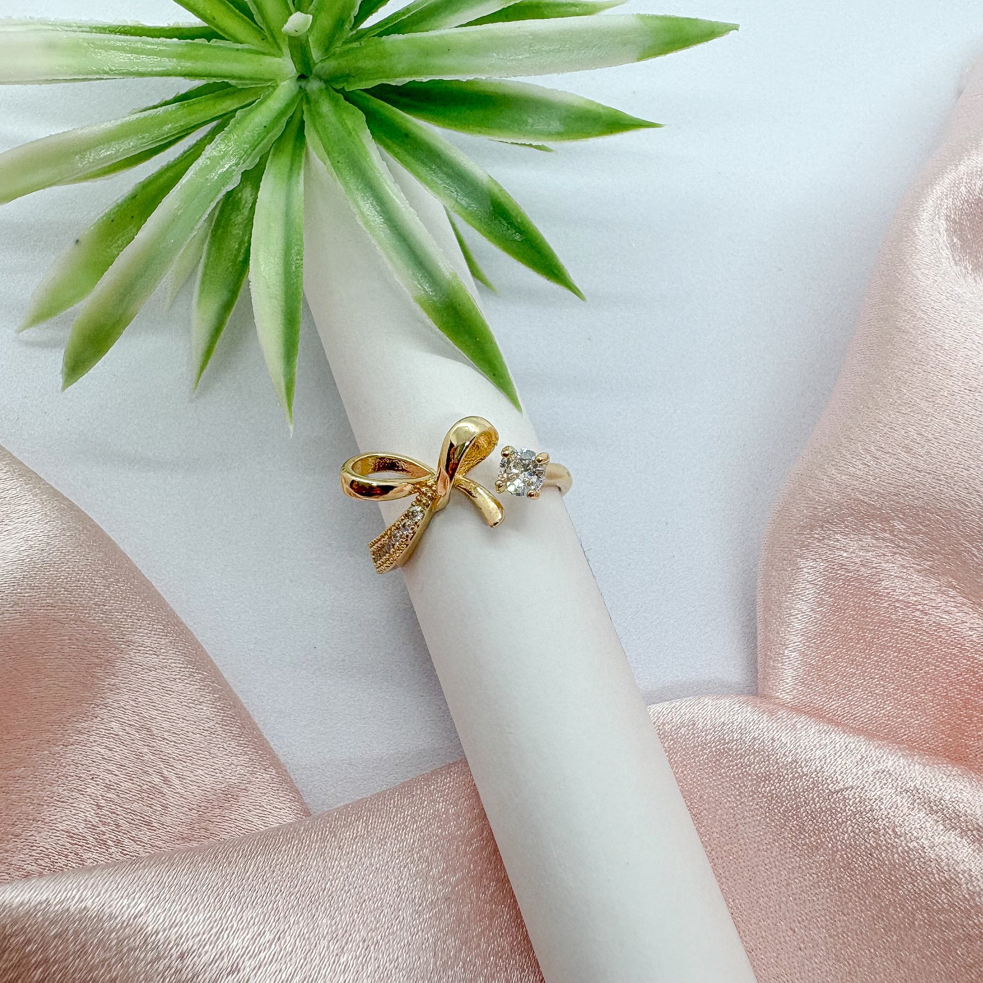 Twinkle Bow Ring (Adjustable)