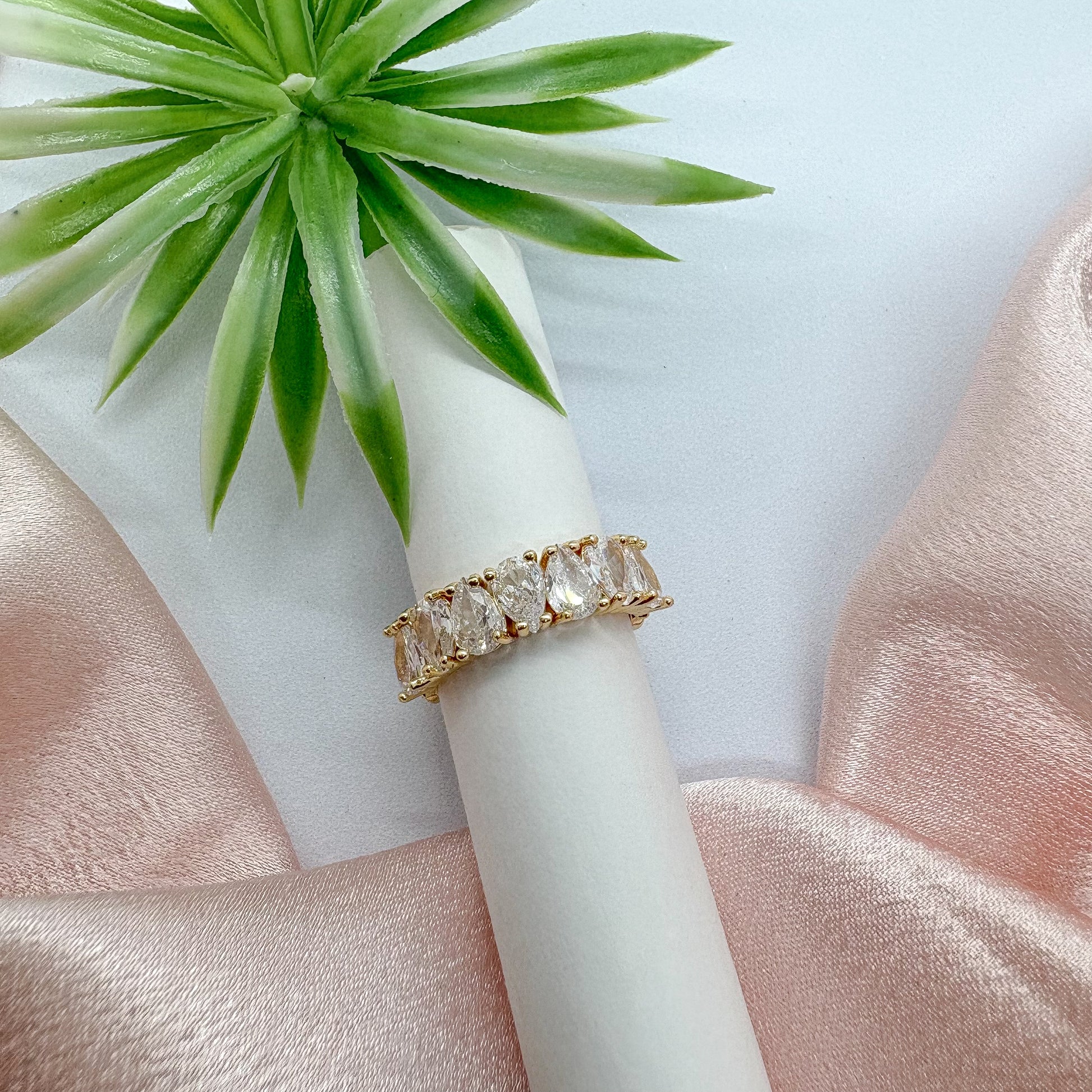 Raindrop Glow Band Ring (Adjustable)