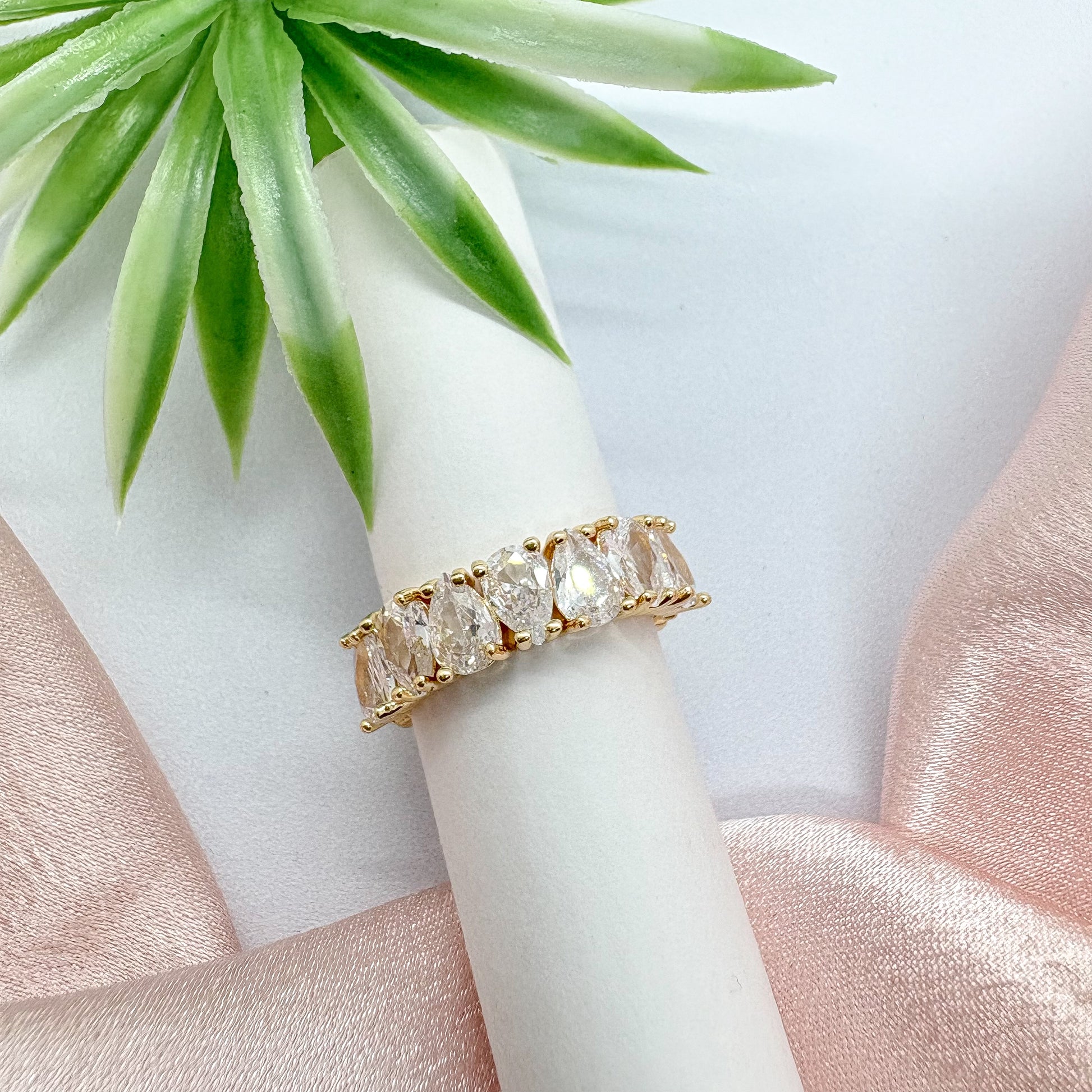 Raindrop Glow Band Ring (Adjustable)