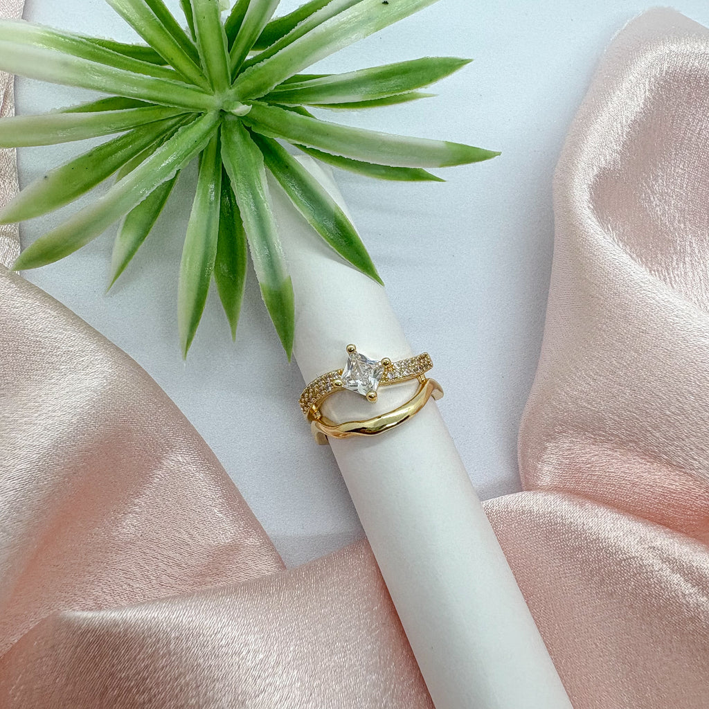 Wavy Luxe Ring (Adjustable)