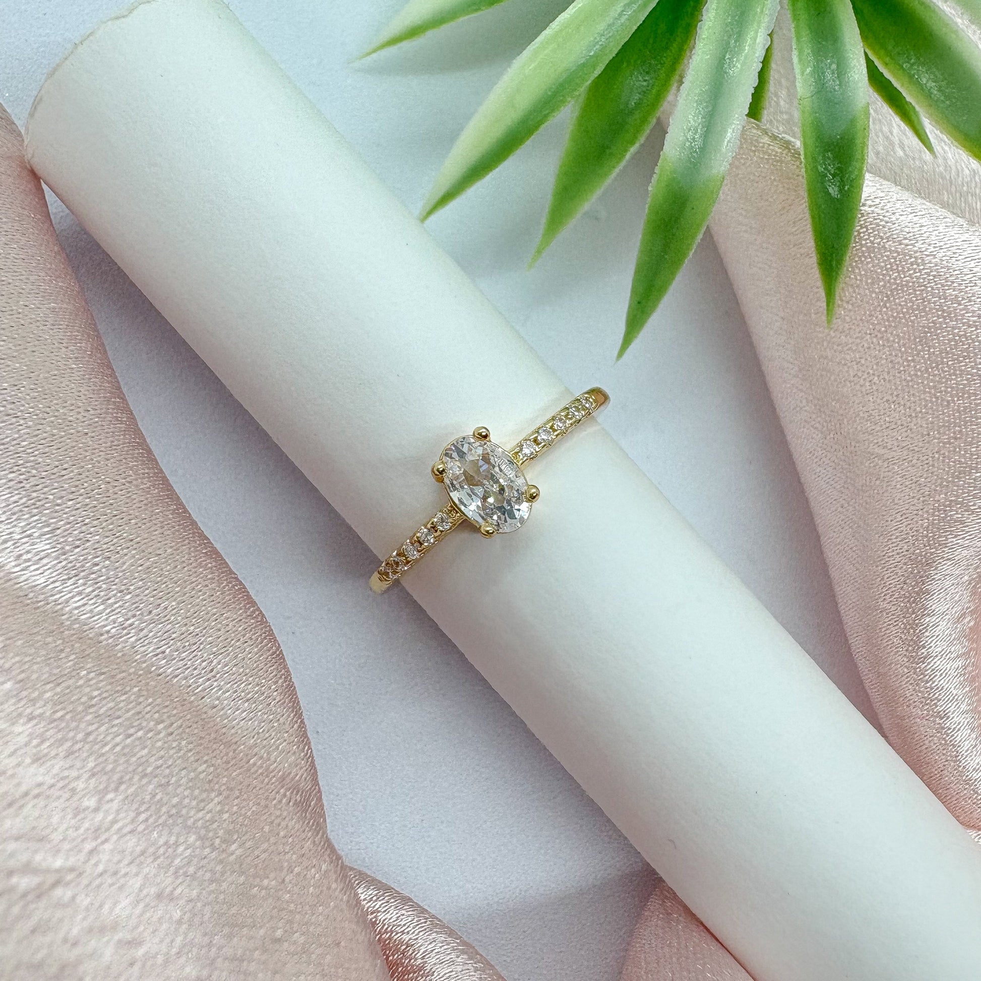 Oval Glow Diamond Ring (Adjustable)