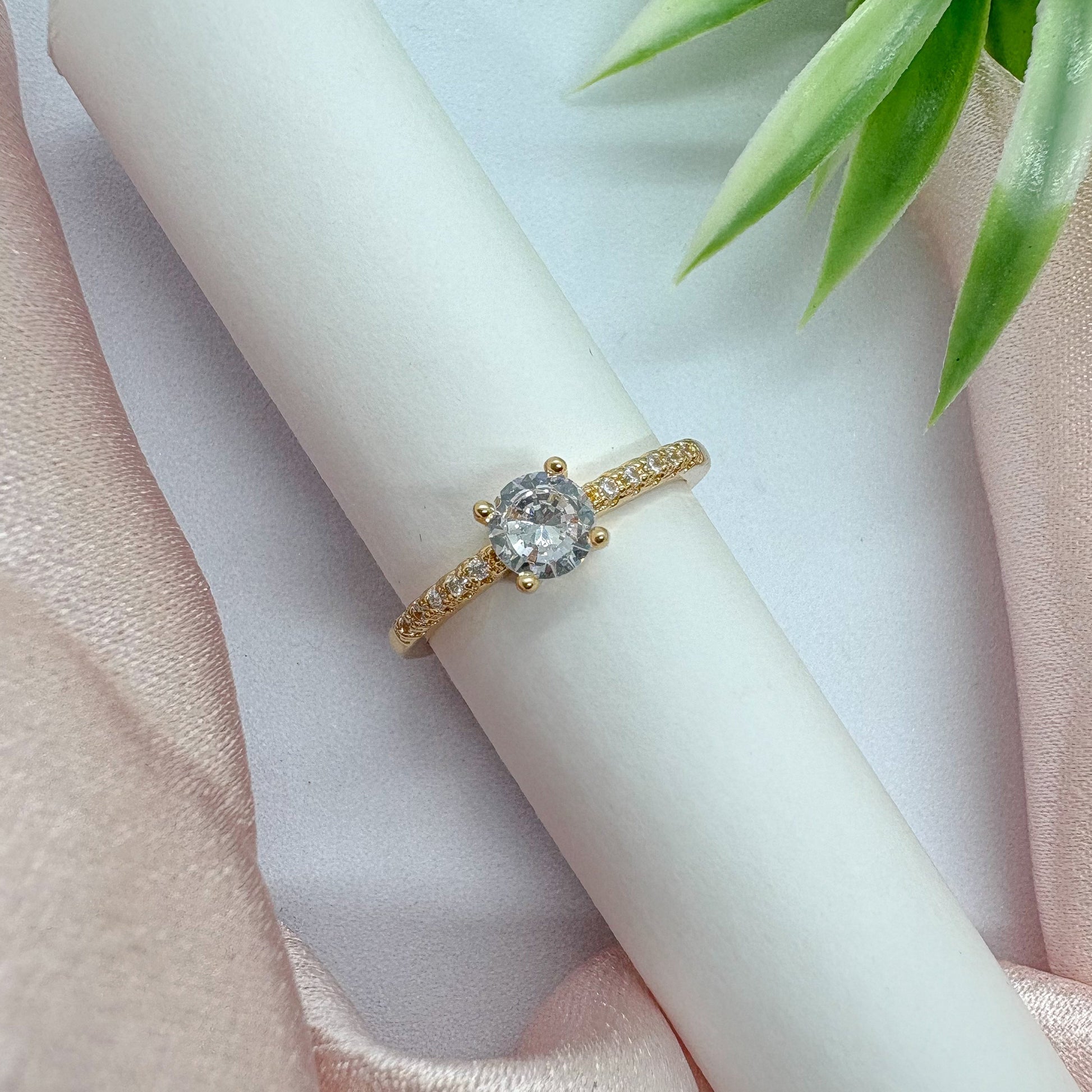 Classic Round Diamond Ring (Adjustable)