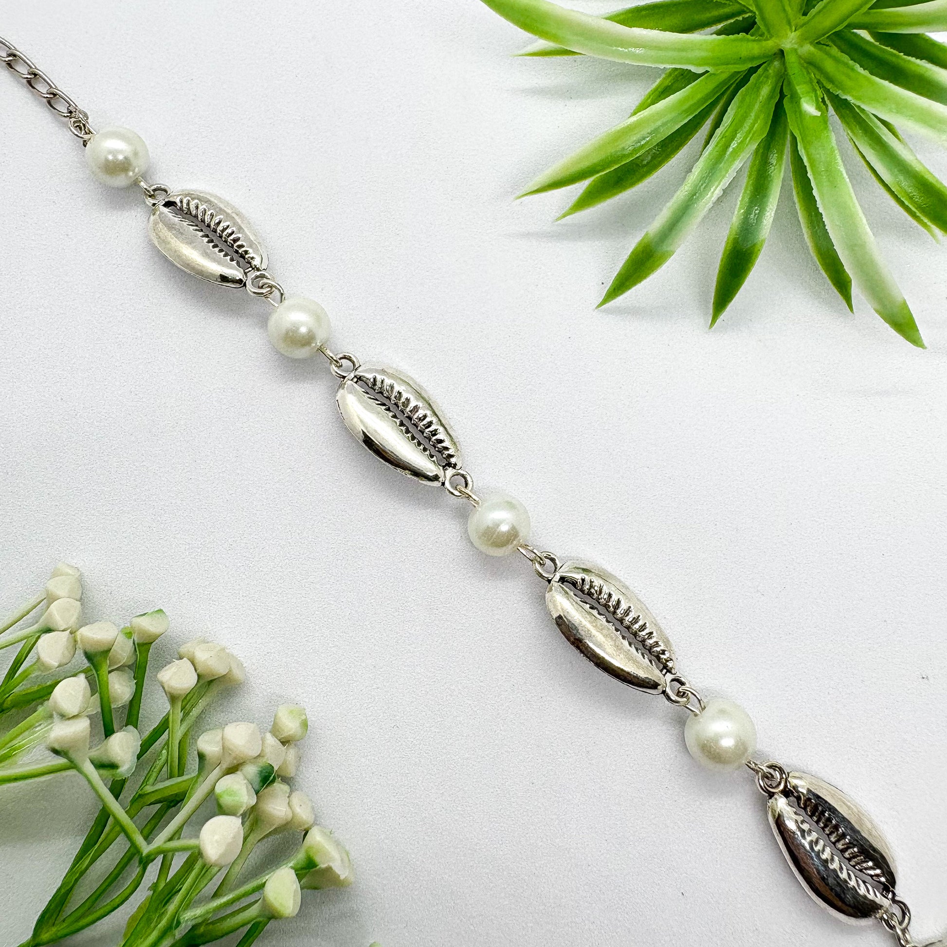 Elegant Silver Shell Pearl Bracelet