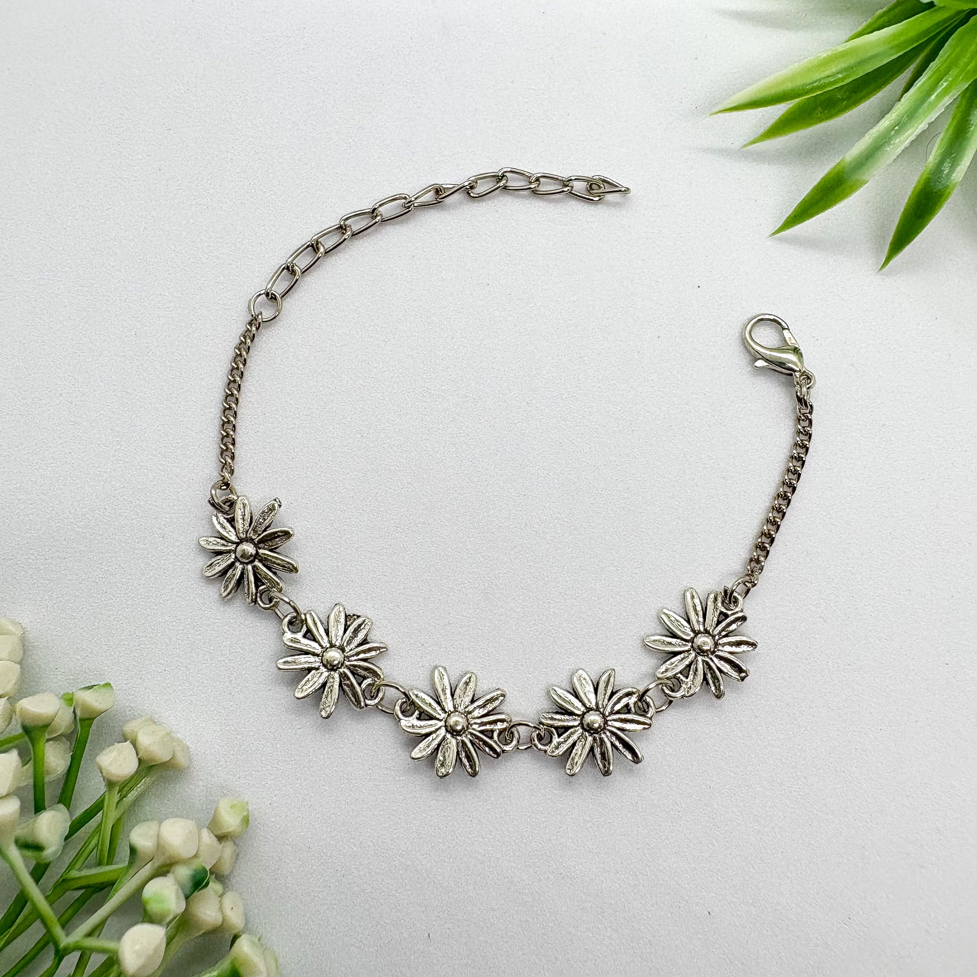 Daisy Flower Silver Chain Bracelet