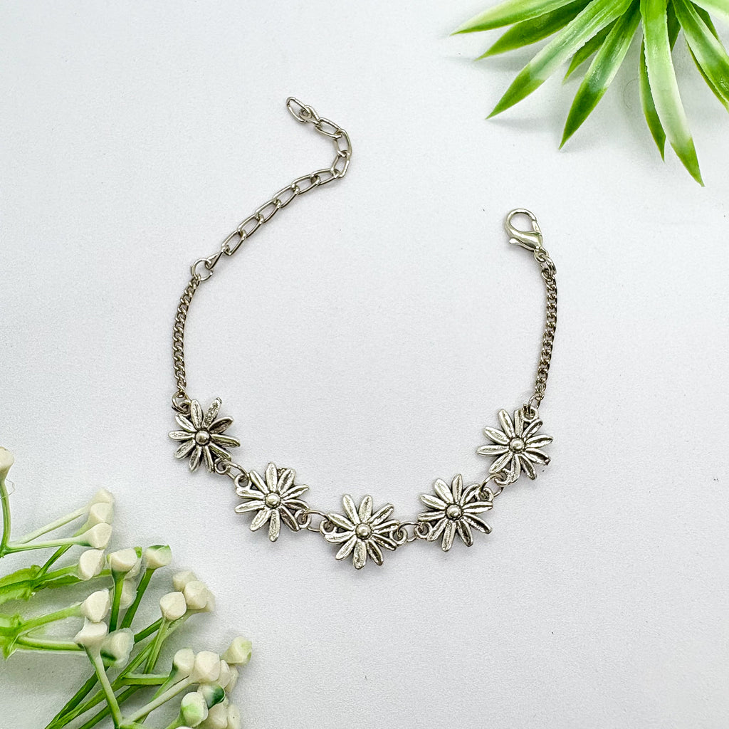 Daisy Flower Silver Chain Bracelet