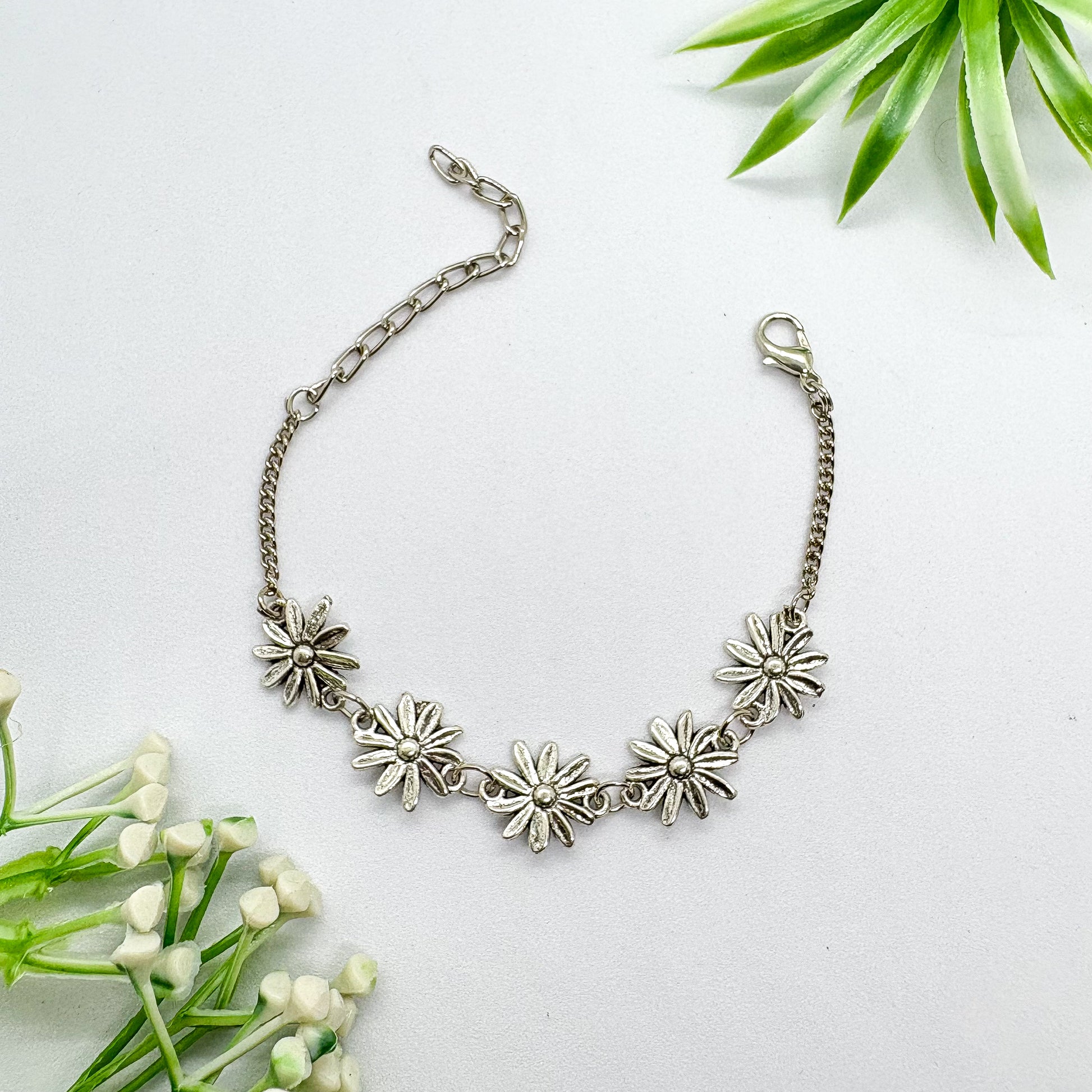 Daisy Flower Silver Chain Bracelet
