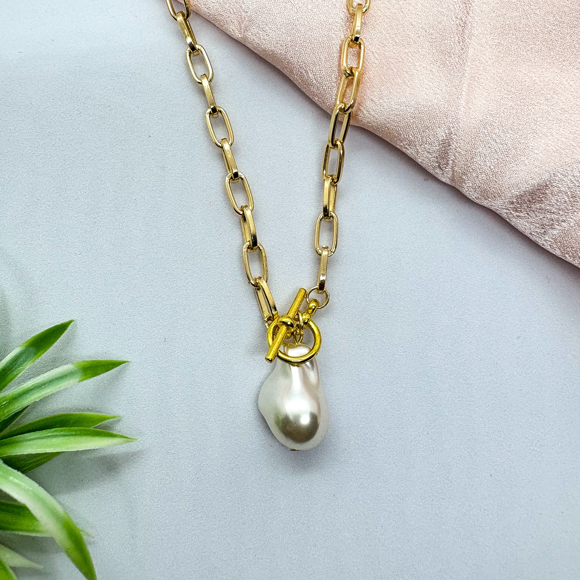 Pearl Drop Toggle Golden Chain Necklace