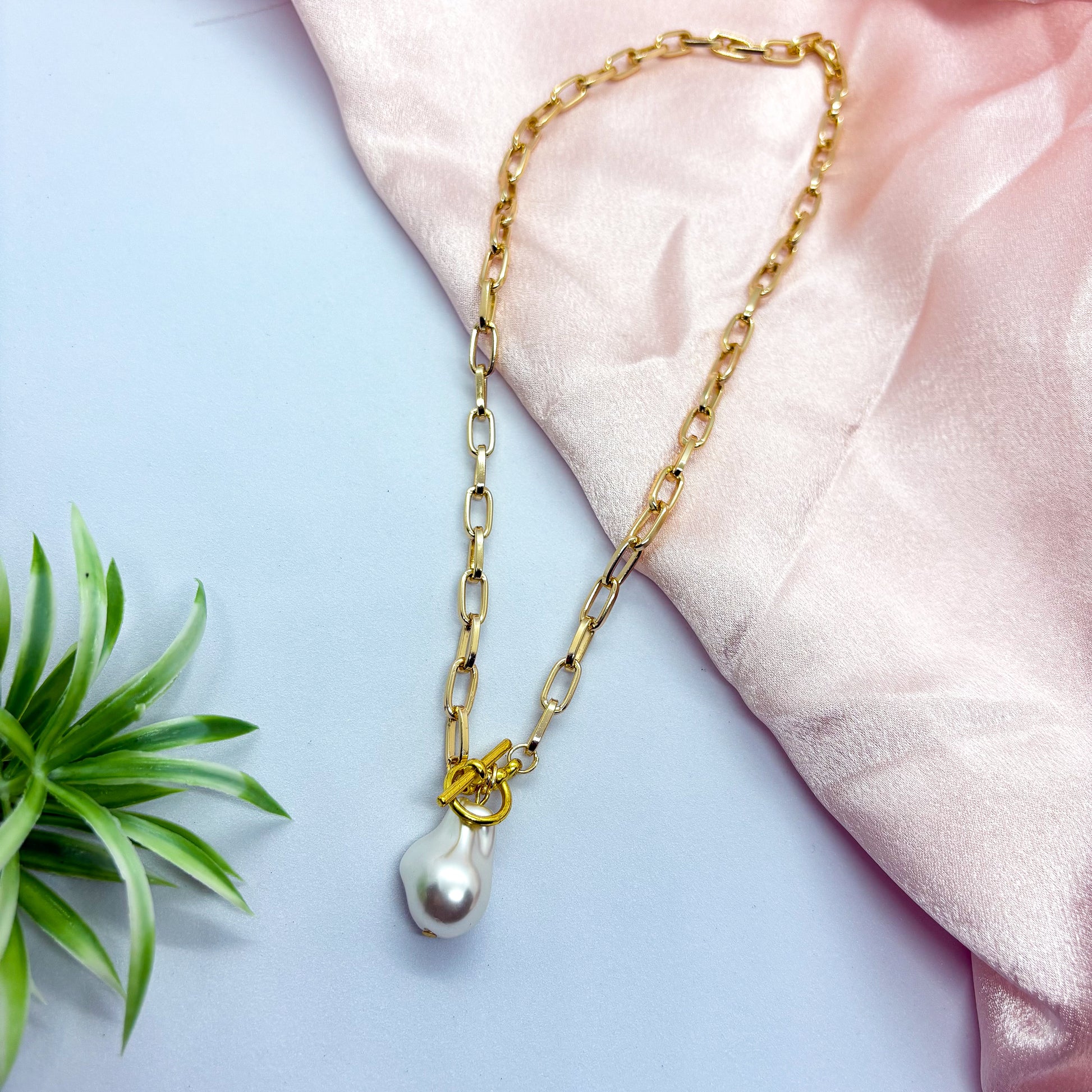 Pearl Drop Toggle Golden Chain Necklace