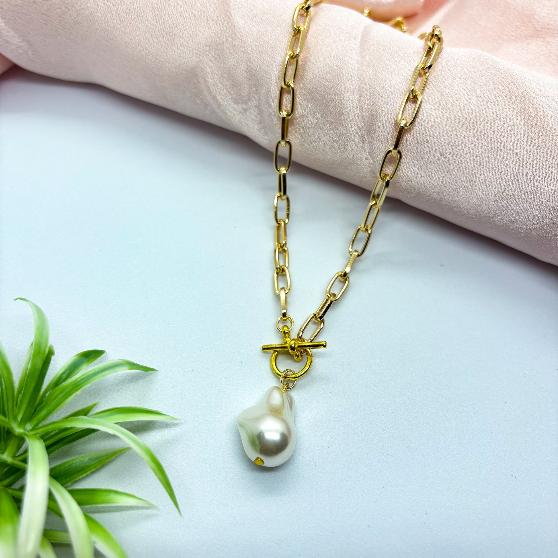 Pearl Drop Toggle Golden Chain Necklace