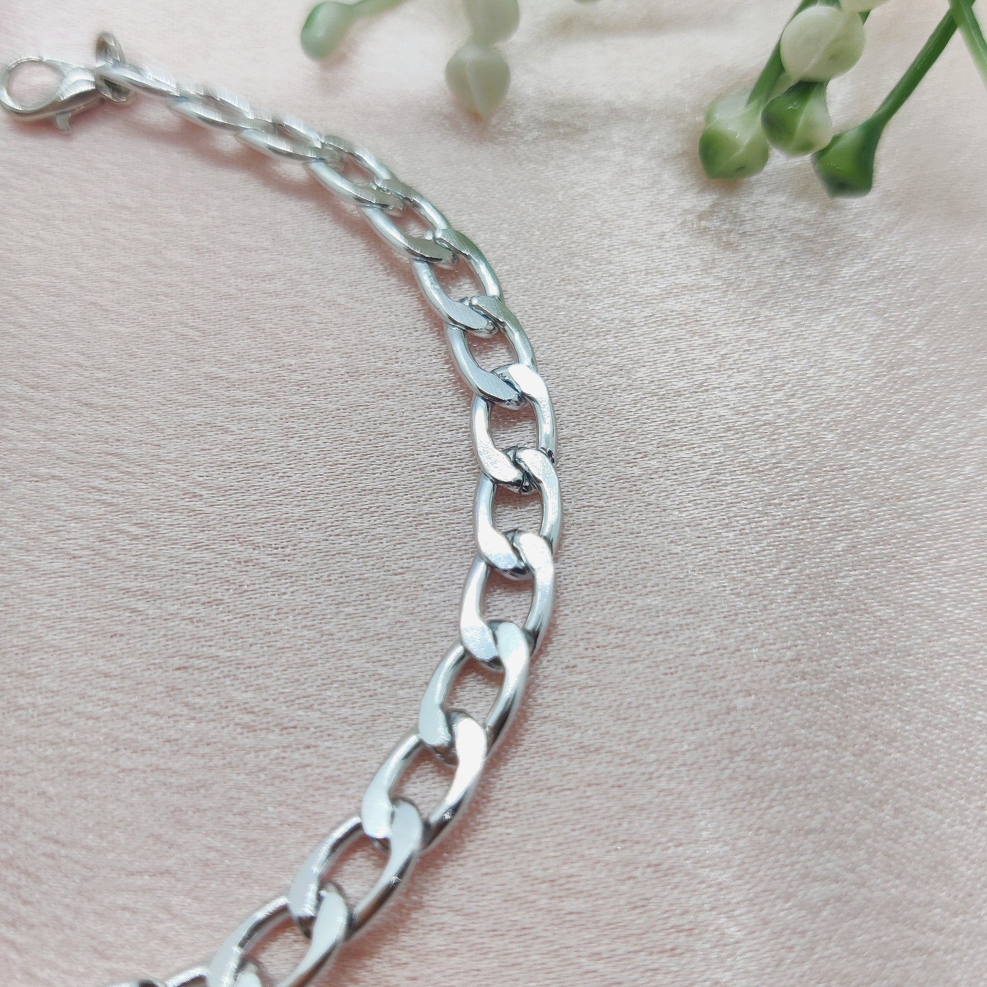 Minimal Chain Bracelet