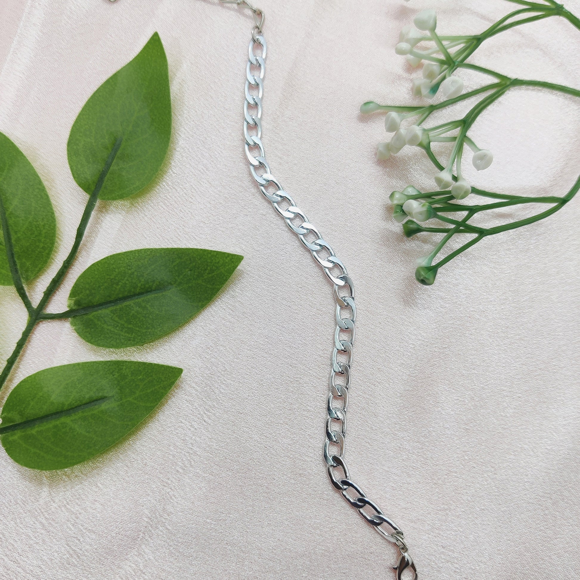 Minimal Chain Bracelet