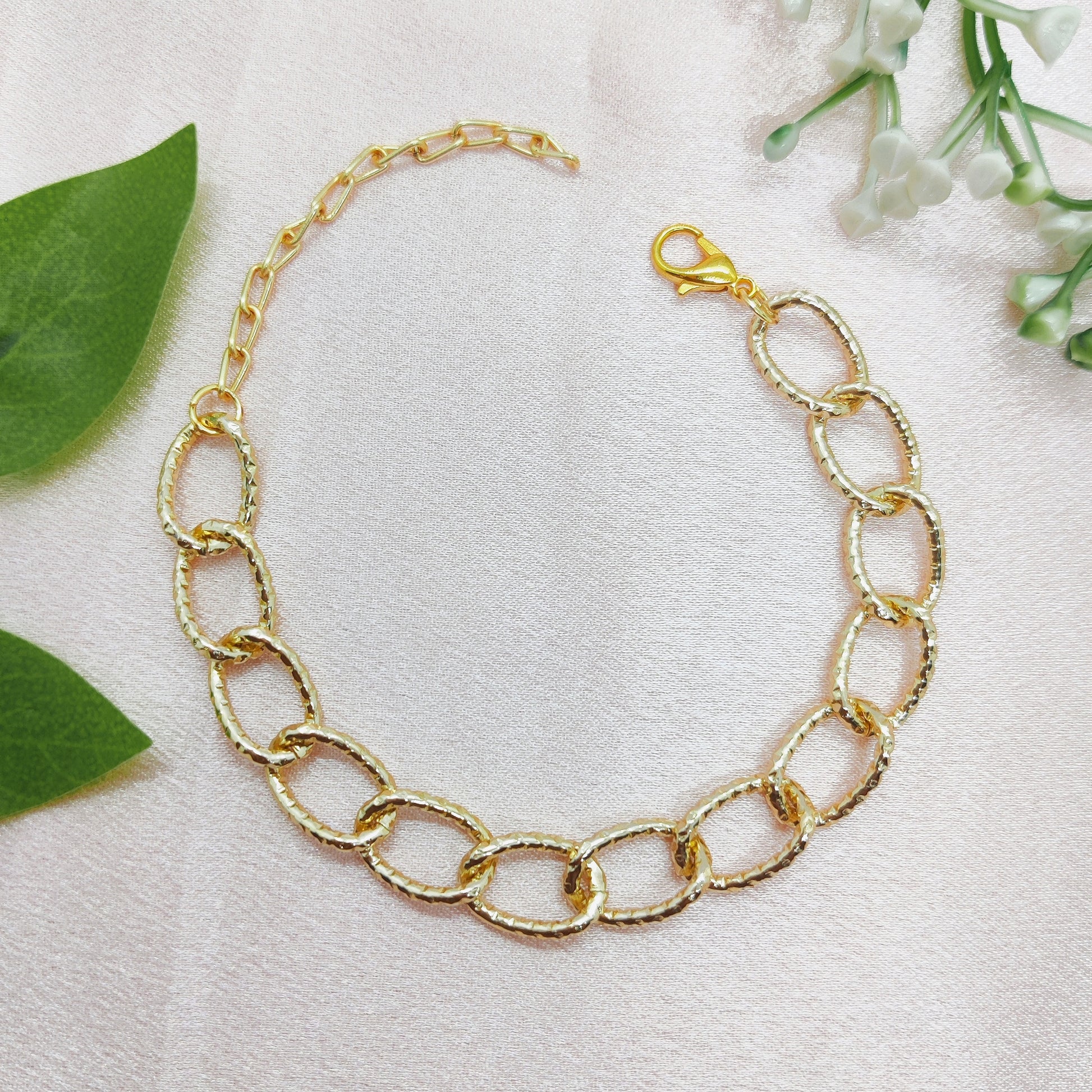 Dotted Link Chain Bracelet