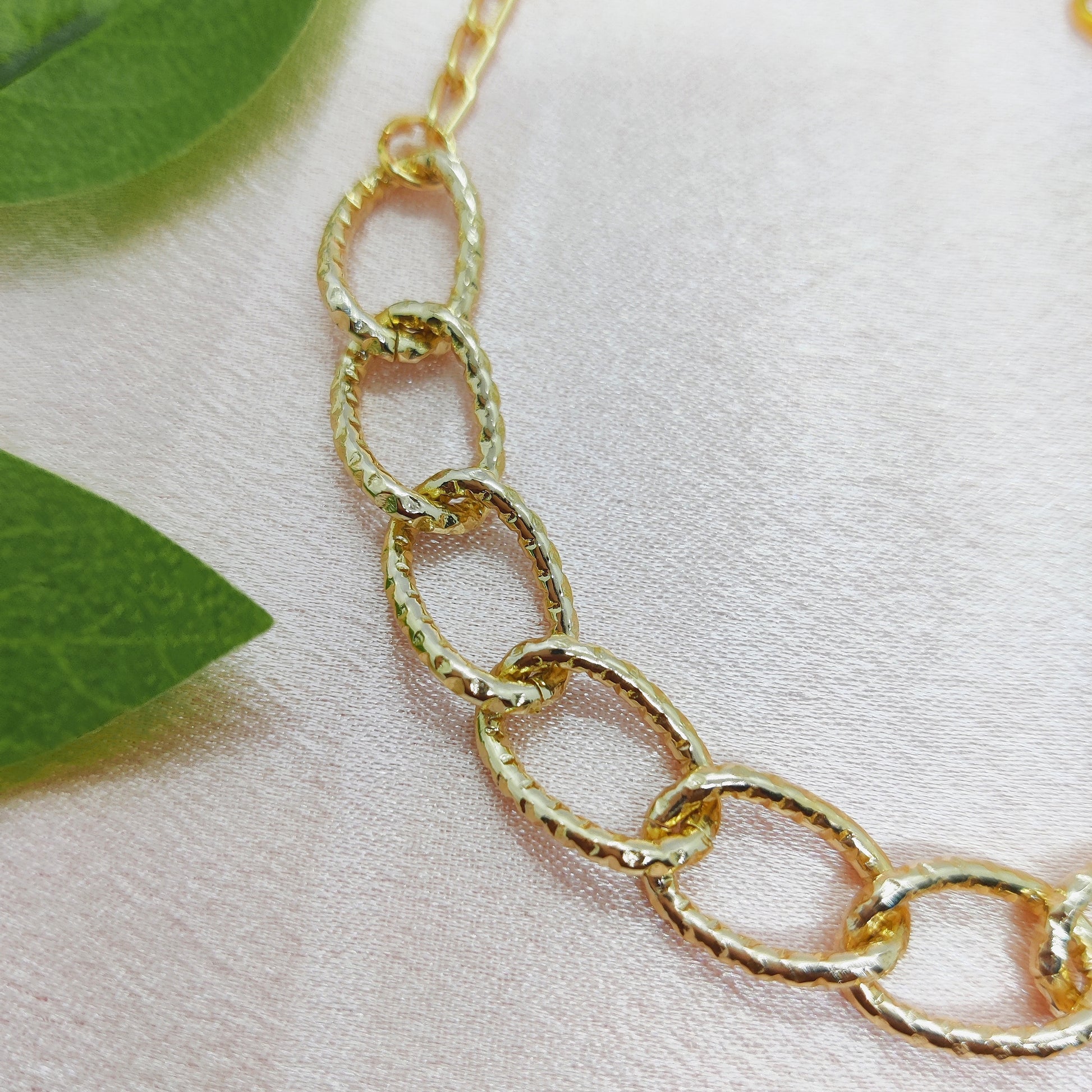 Dotted Link Chain Bracelet