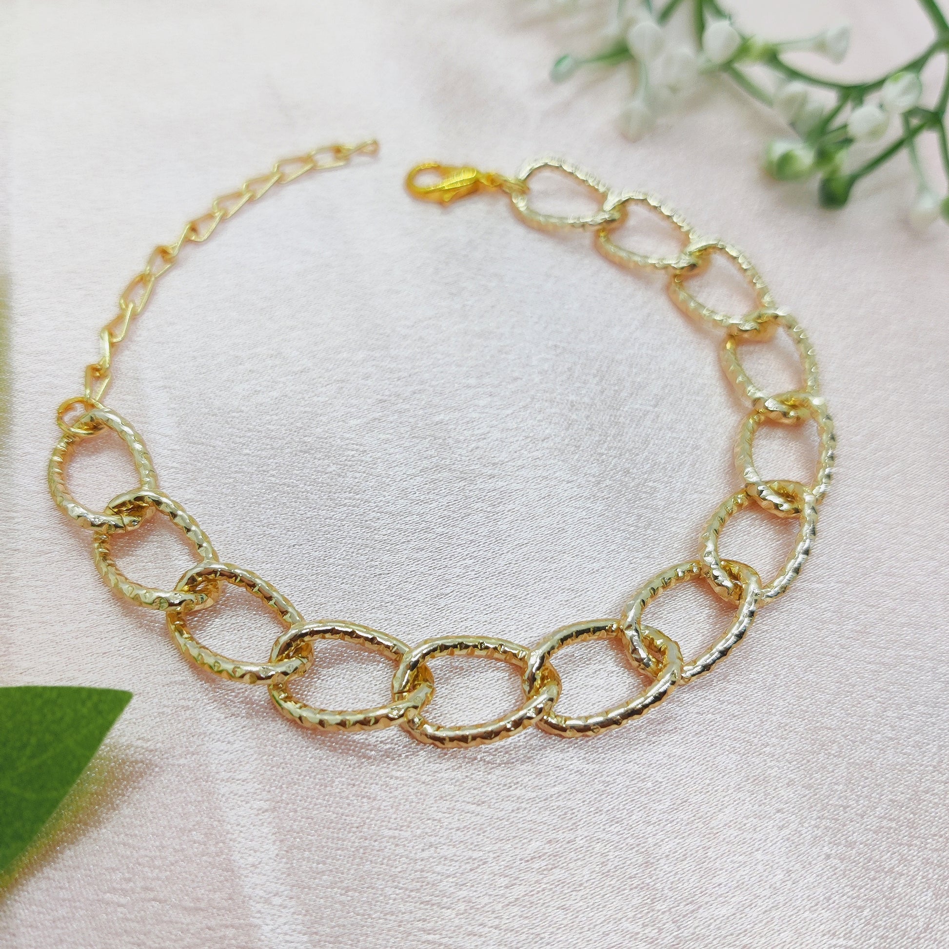 Dotted Link Chain Bracelet