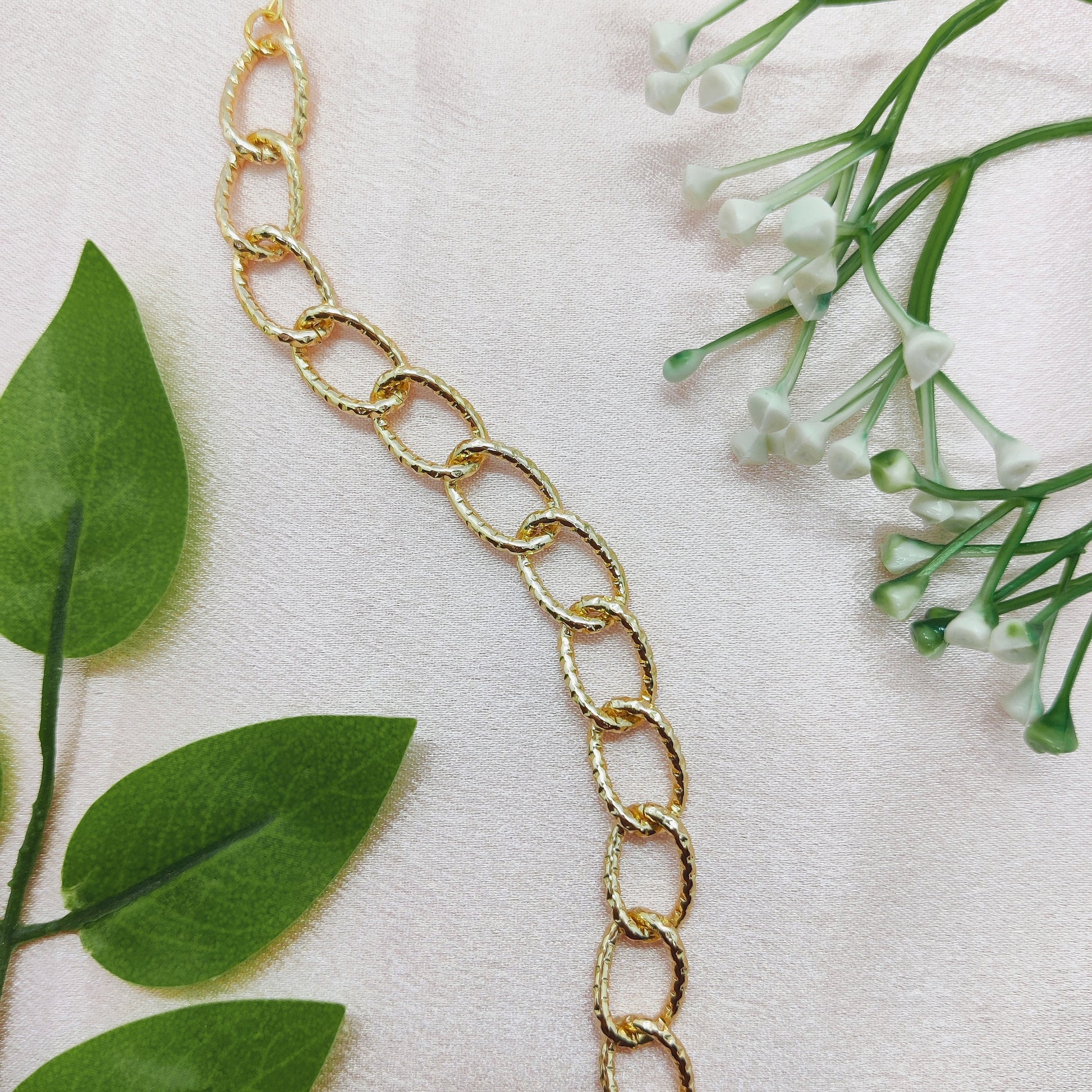 Dotted Link Chain Bracelet