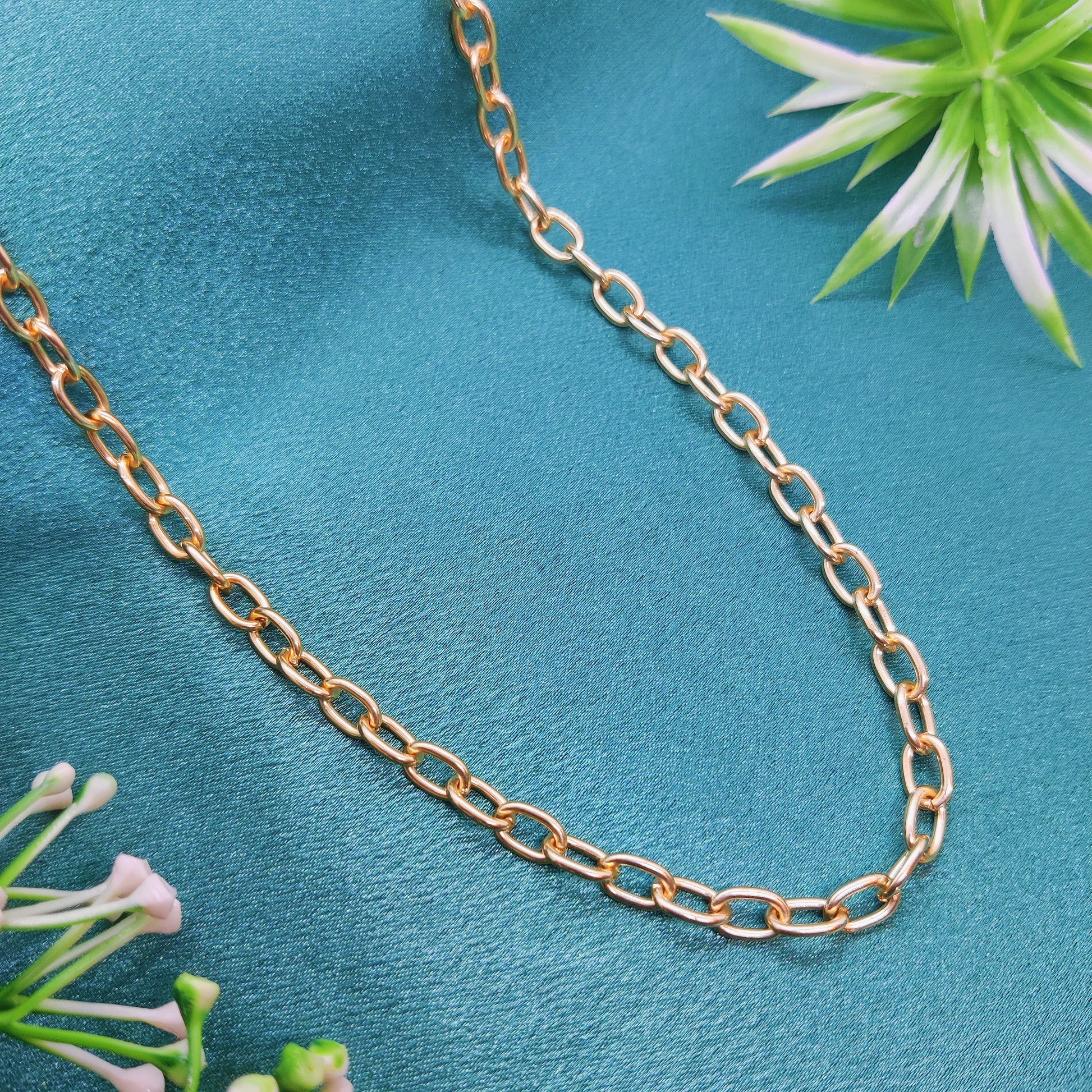 Everyday Golden Link Chain Necklace