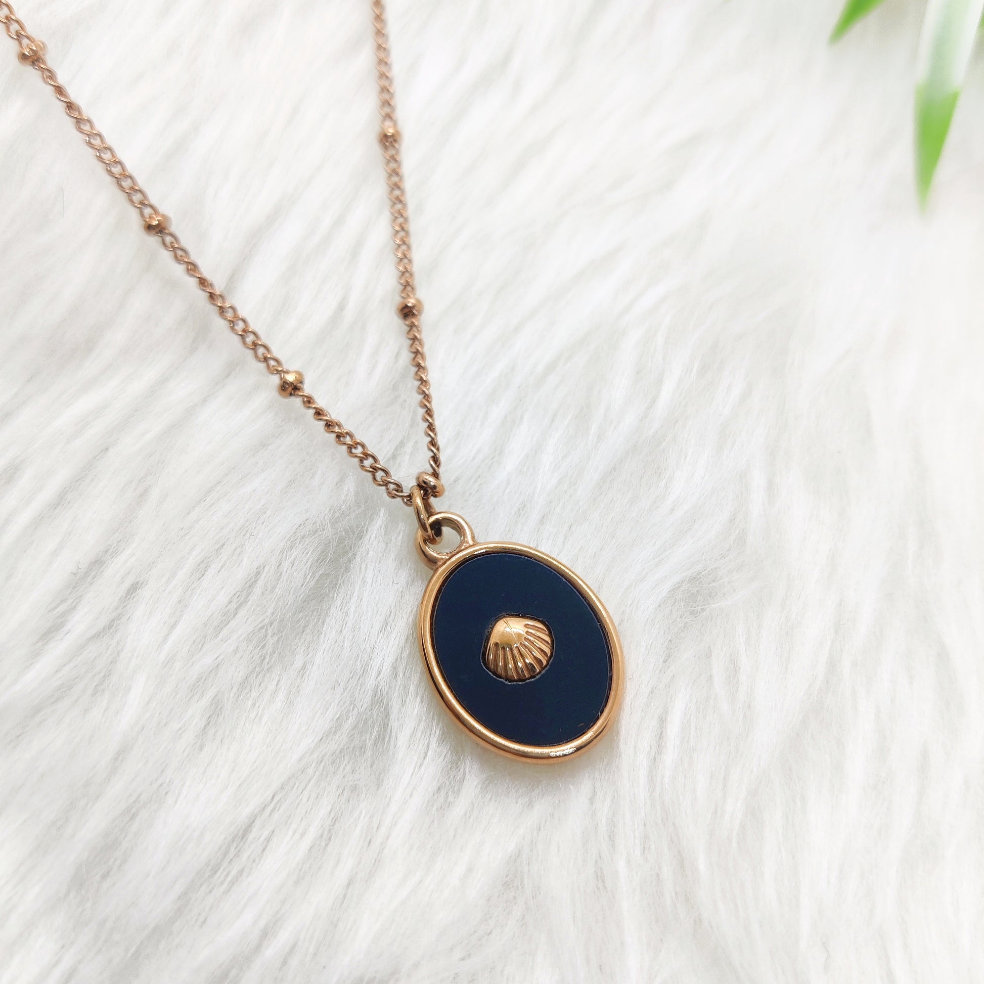 Obsidian Shell Necklace