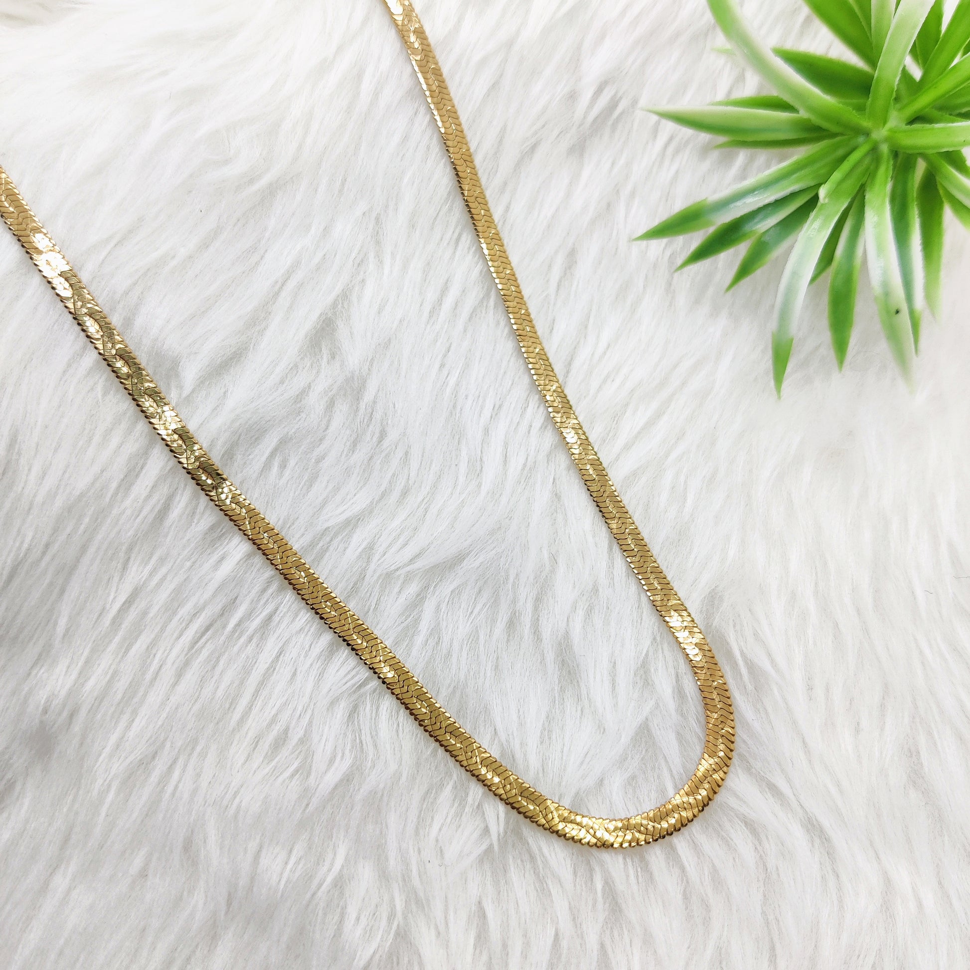 Patterned Coil Necklace