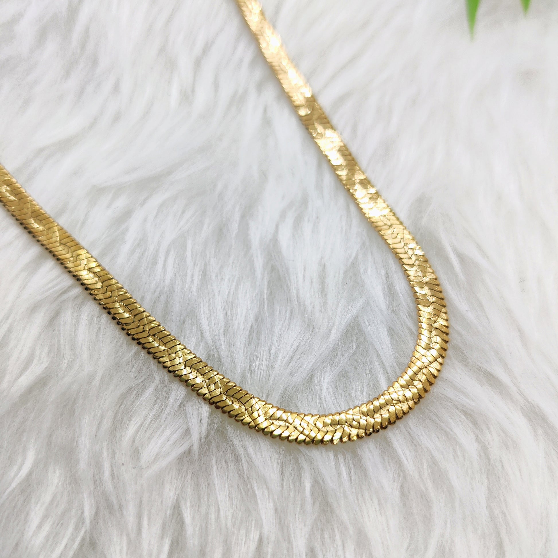 Patterned Coil Necklace