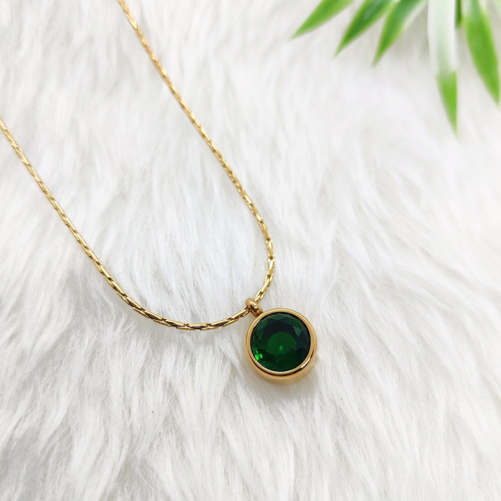 Emerald Gleam Necklace