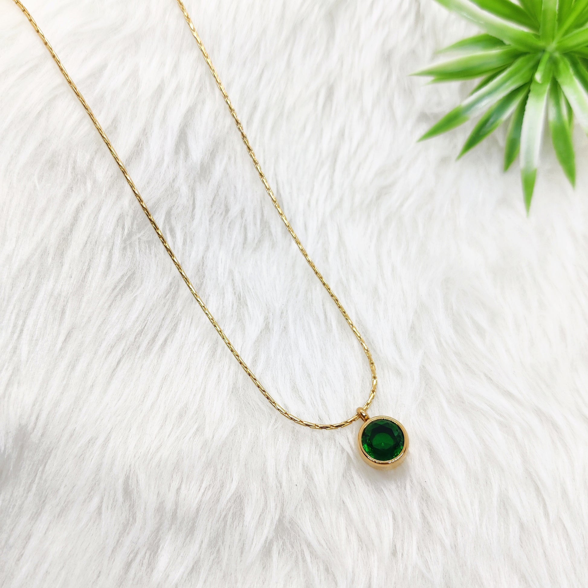Emerald Gleam Necklace
