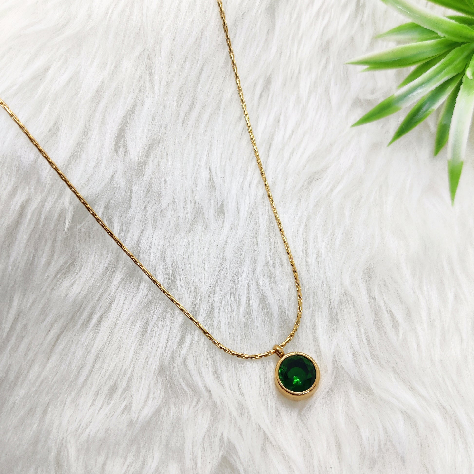 Emerald Gleam Necklace