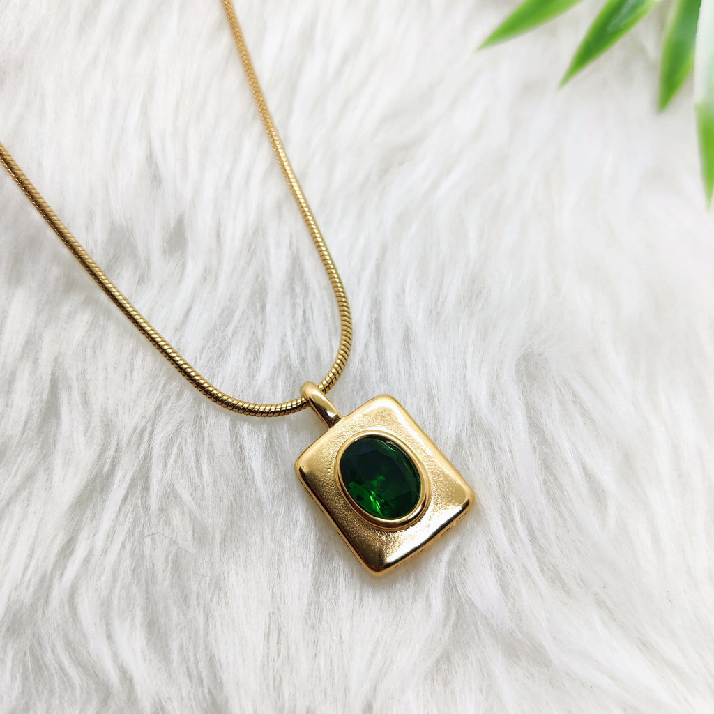 Emerald Glow Necklace