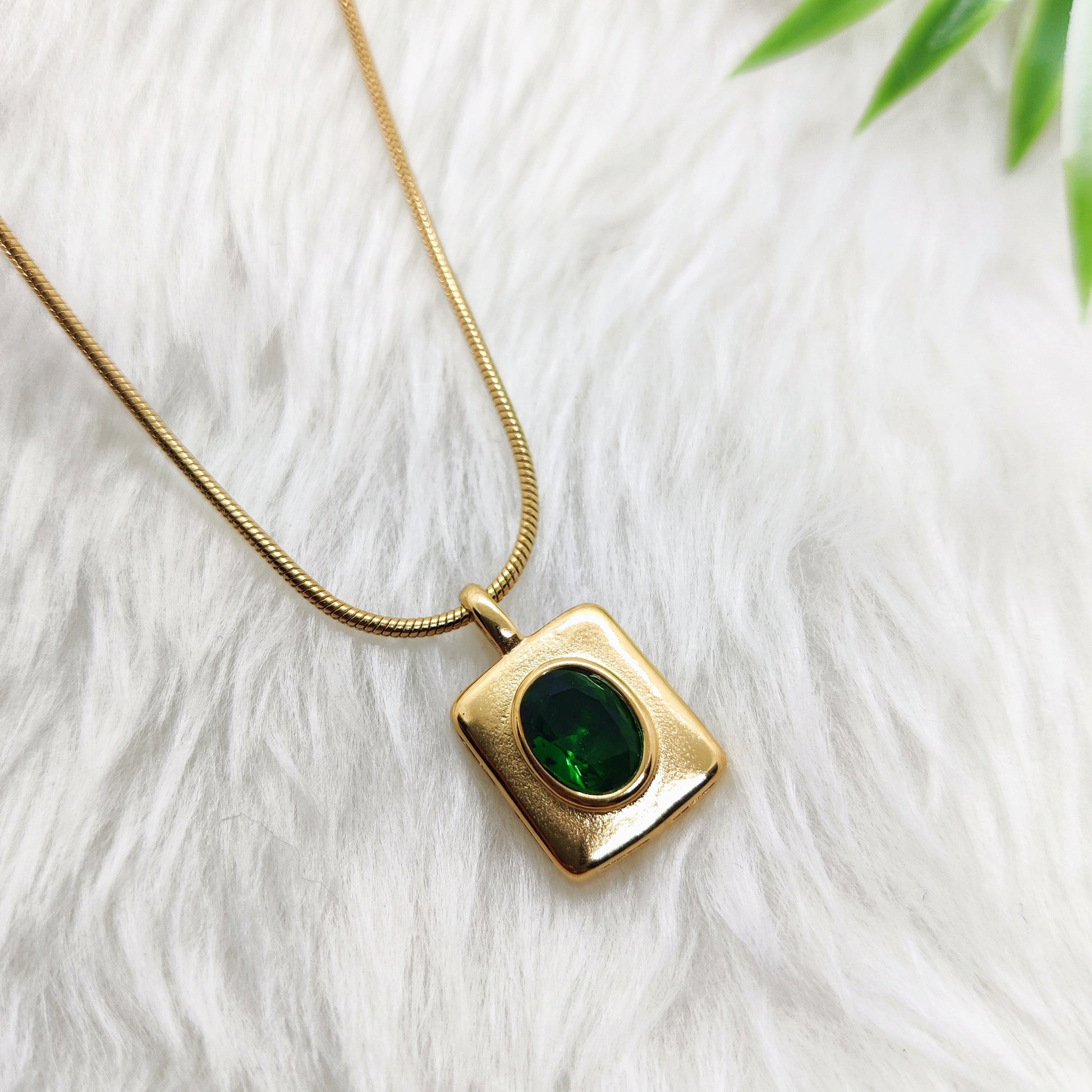 Emerald Glow Necklace