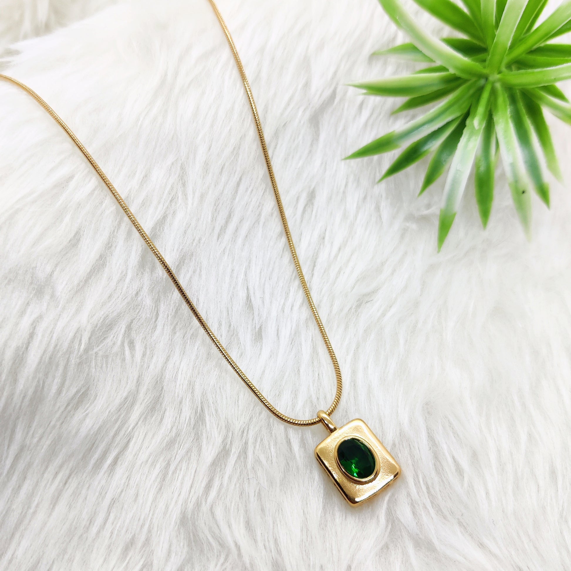 Emerald Glow Necklace