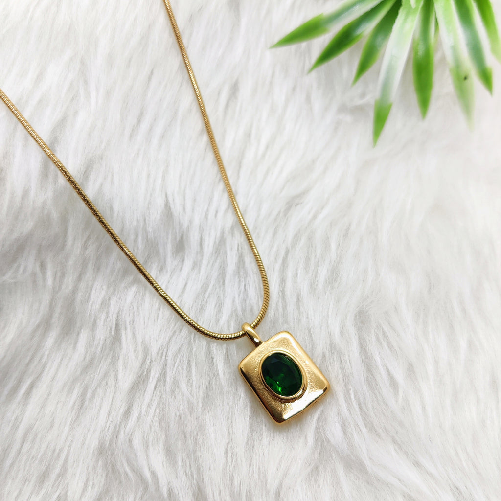 Emerald Glow Necklace
