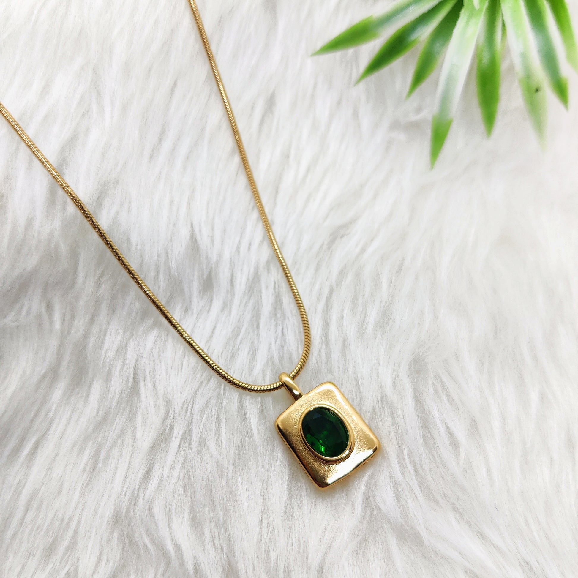 Emerald Glow Necklace