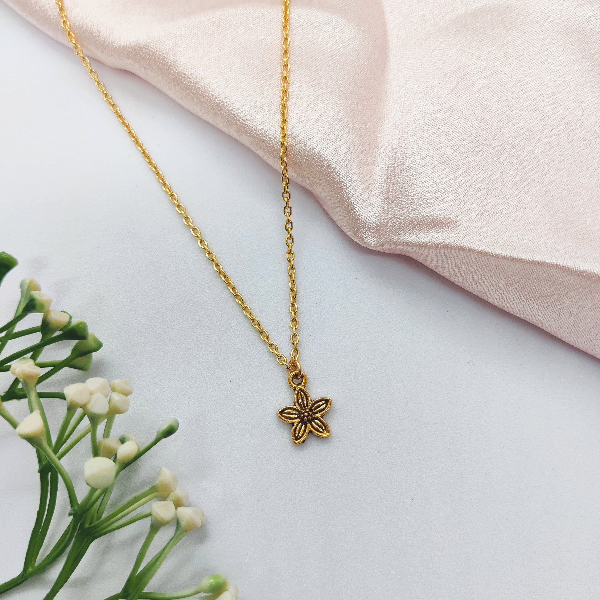 Daisy Golden Charm Necklace