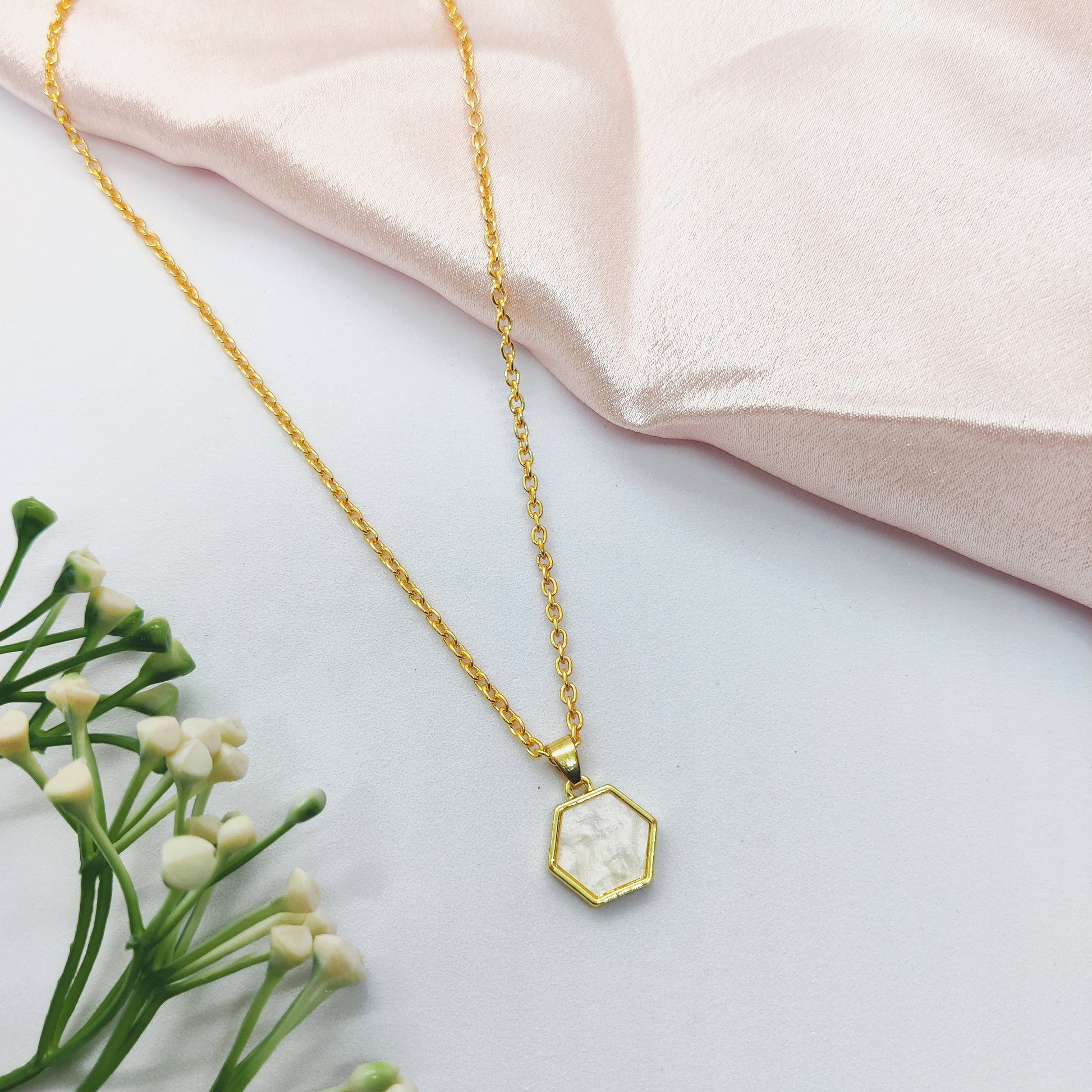 White Glow Necklace Set