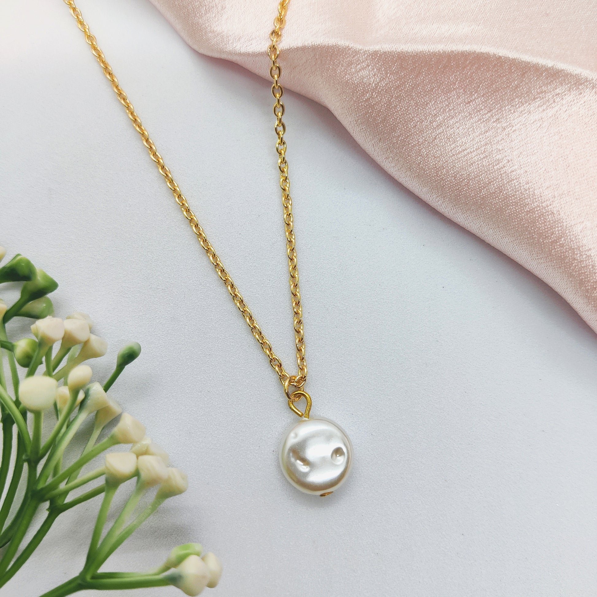 Pearl Elegance Necklace Set